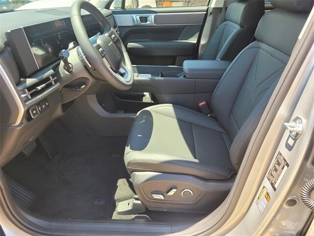 2025 Hyundai Santa Fe SEL photo 2