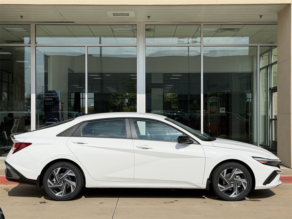 New 2025 Hyundai Elantra SEL Sport Sedan