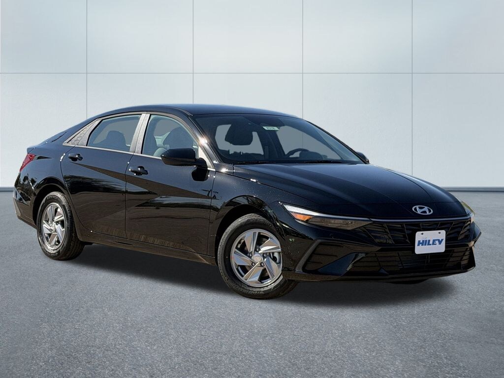 New 2026 Hyundai Elantra SE Sedan