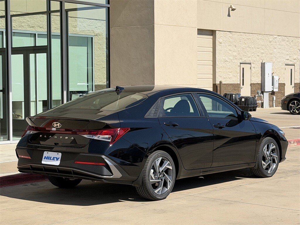 New 2025 Hyundai Elantra SEL Sport Sedan