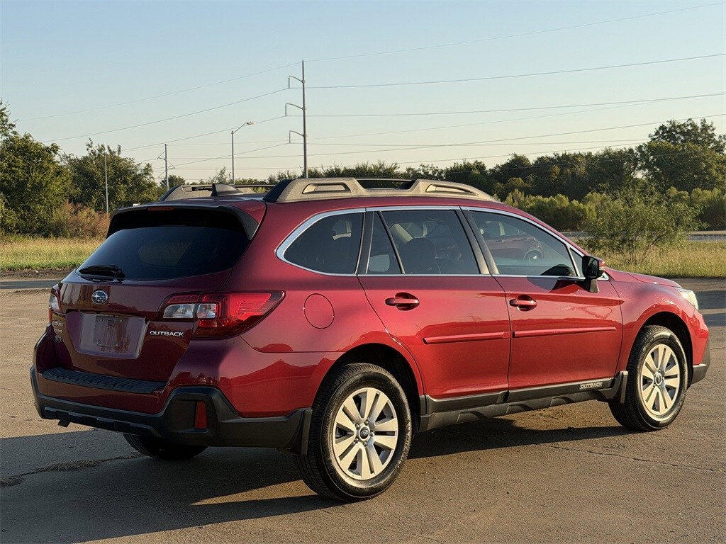 2018 Subaru Outback 2.5i Premium photo 3