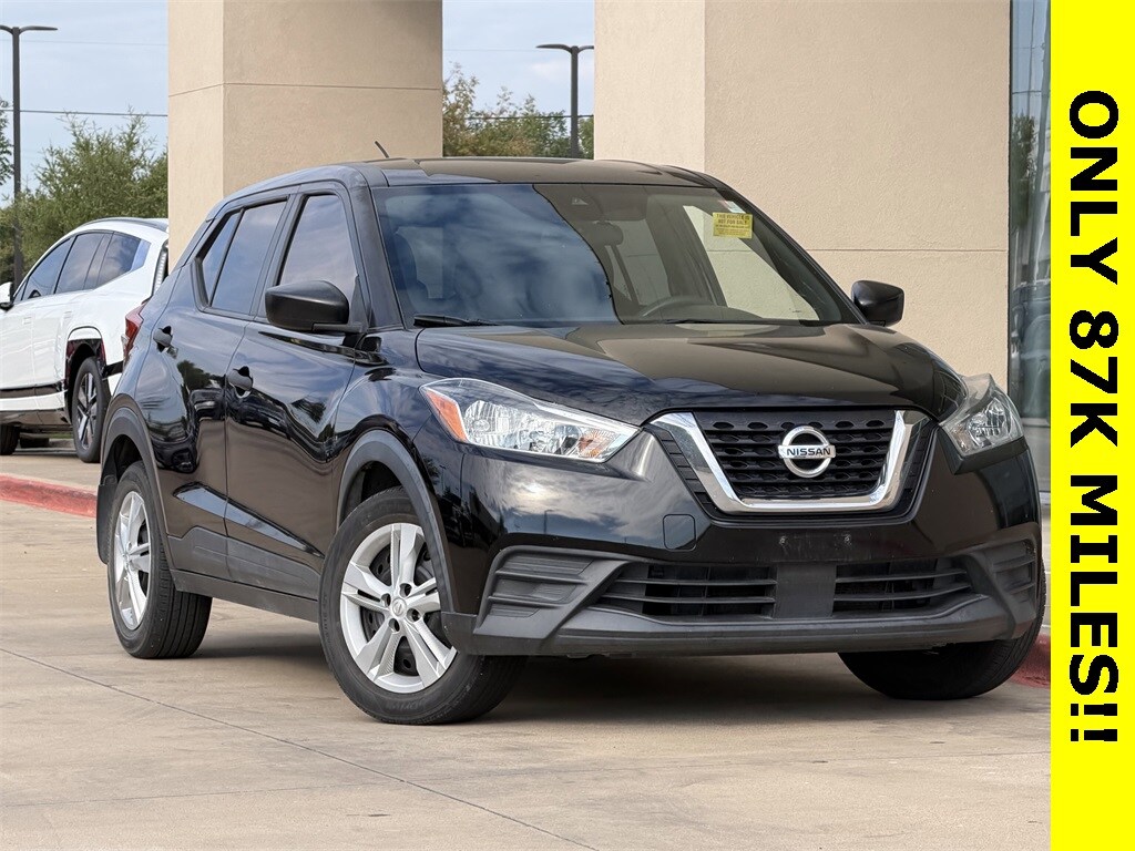 2020 Nissan Kicks S photo 2