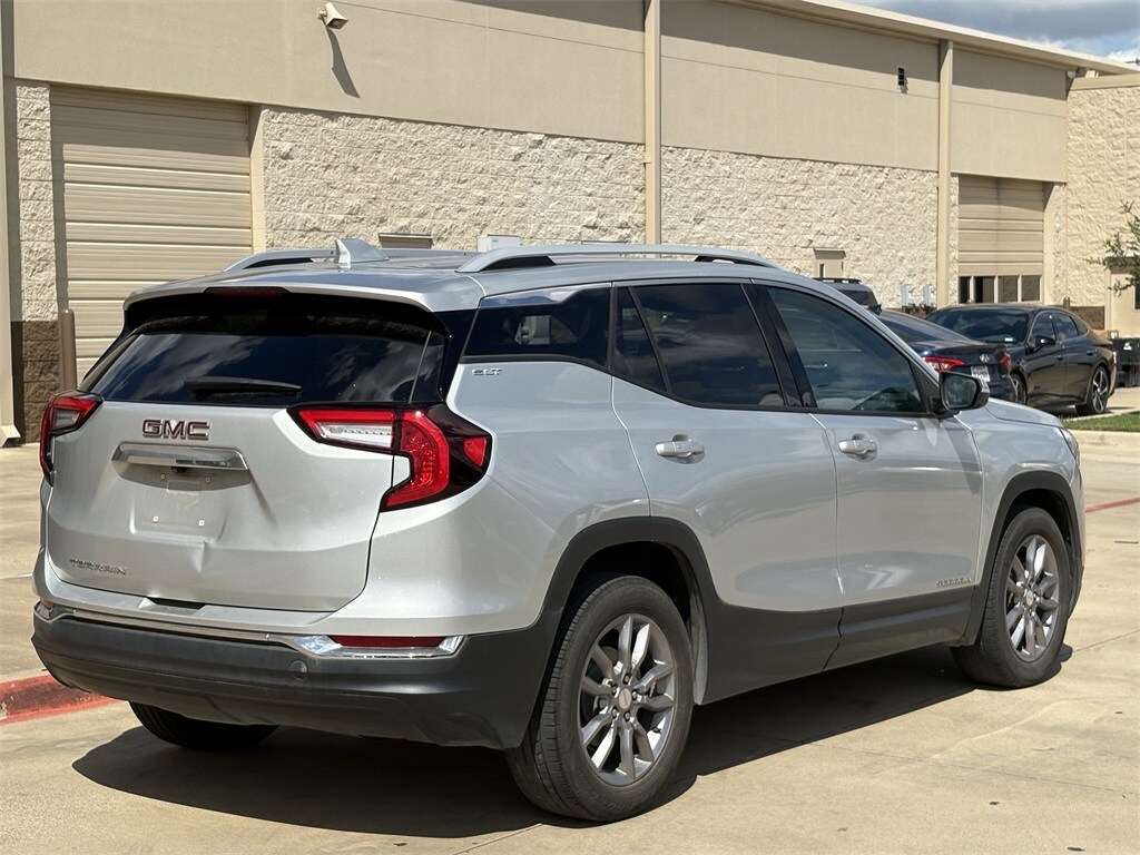 2022 Gmc Terrain SLT photo 2