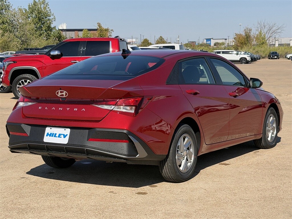 New 2026 Hyundai Elantra SE Sedan