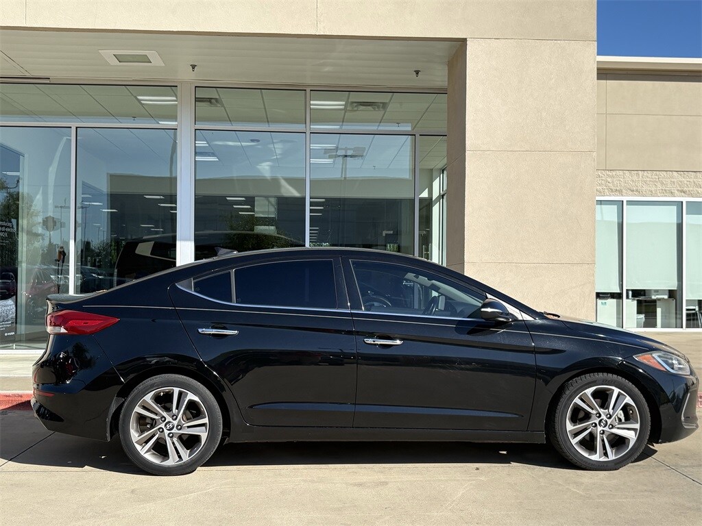 2017 Hyundai Elantra Limited photo 2