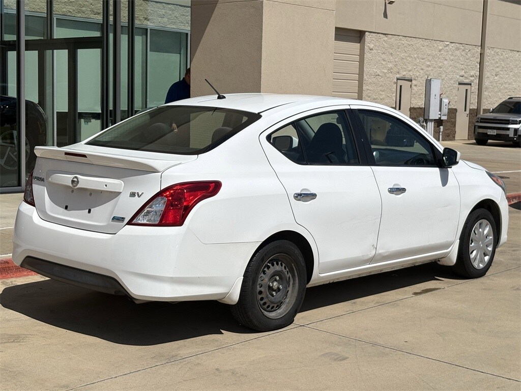 2016 Nissan Versa 1.6 SV photo 3