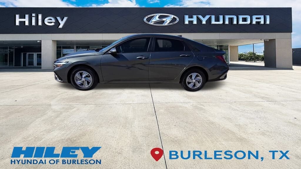 New 2026 Hyundai Elantra SE Sedan