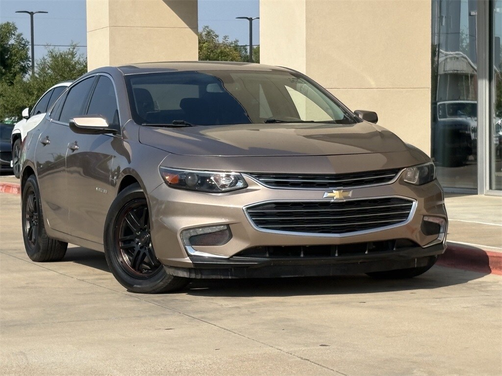 2018 Chevrolet Malibu 1LT photo 2