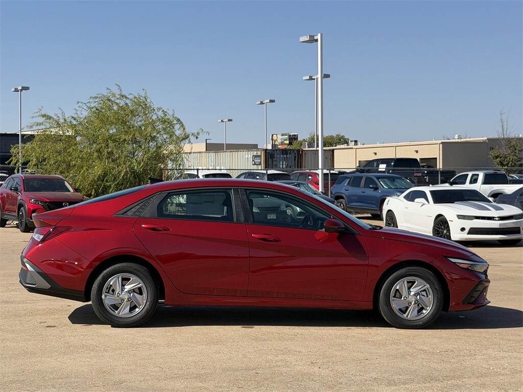 New 2026 Hyundai Elantra SE Sedan