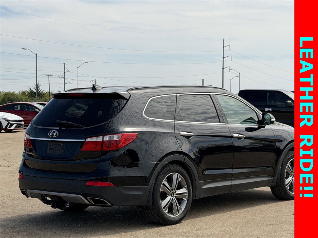 2014 Hyundai Santa Fe GLS photo 2