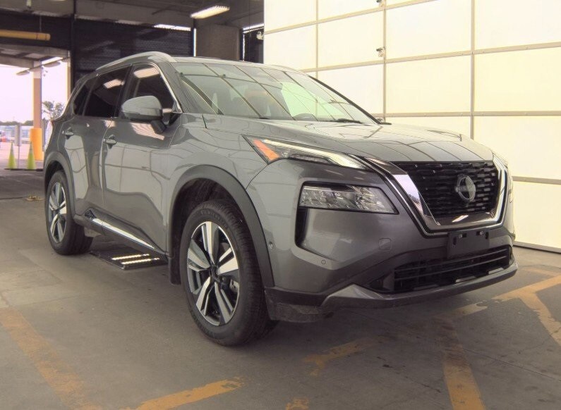2023 Nissan Rogue SL photo 4