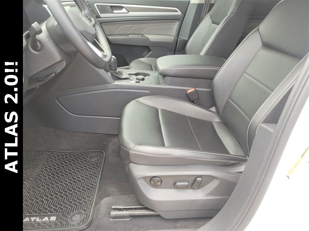 2022 Volkswagen Atlas SE photo 3