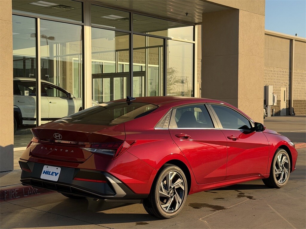 New 2025 Hyundai Elantra SEL Convenience Sedan
