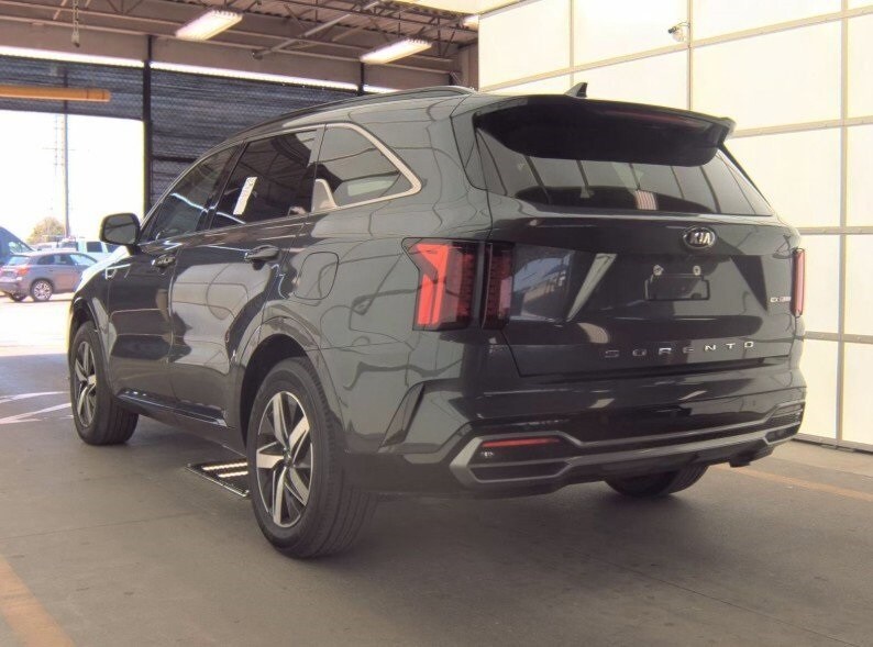 2021 Kia Sorento EX photo 3