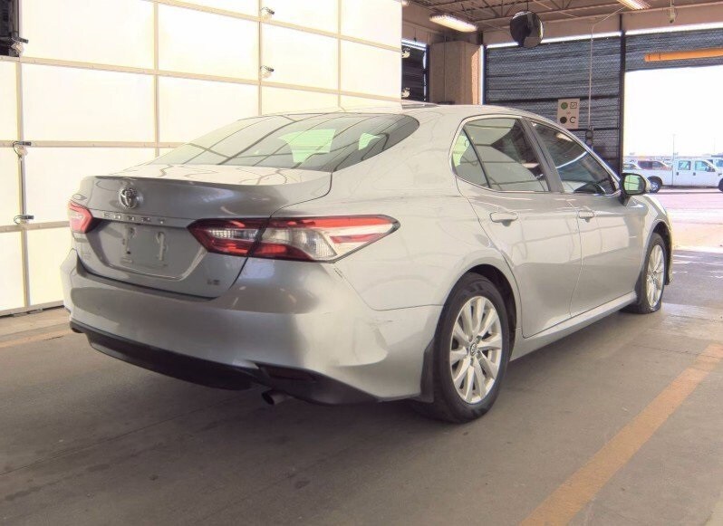 2018 Toyota Camry L photo 2