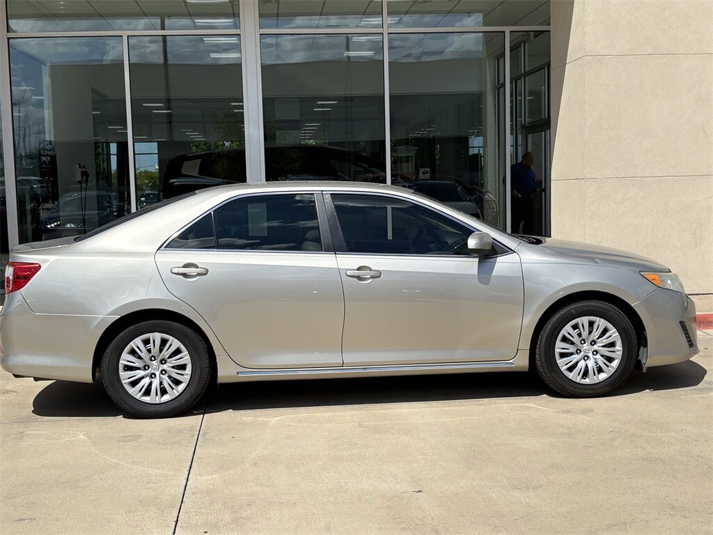 2014 Toyota Camry L photo 3
