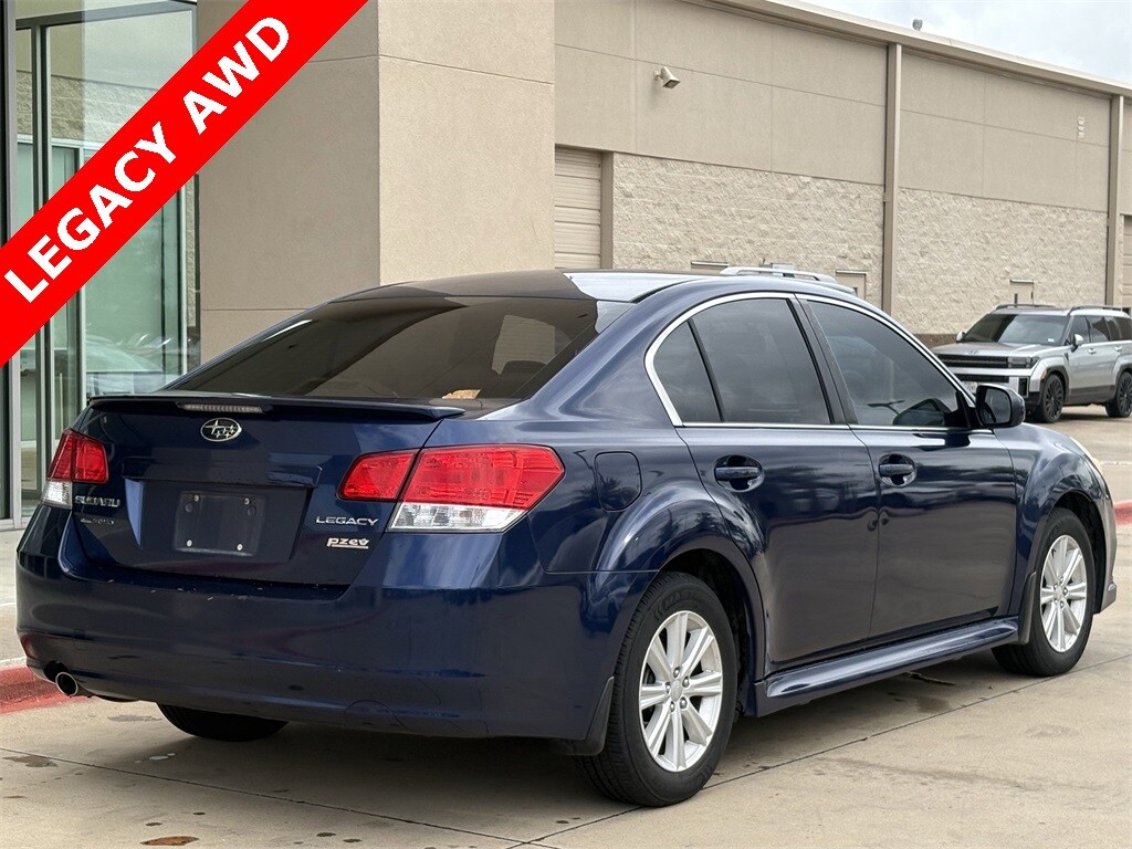 2010 Subaru Legacy 2.5i photo 2