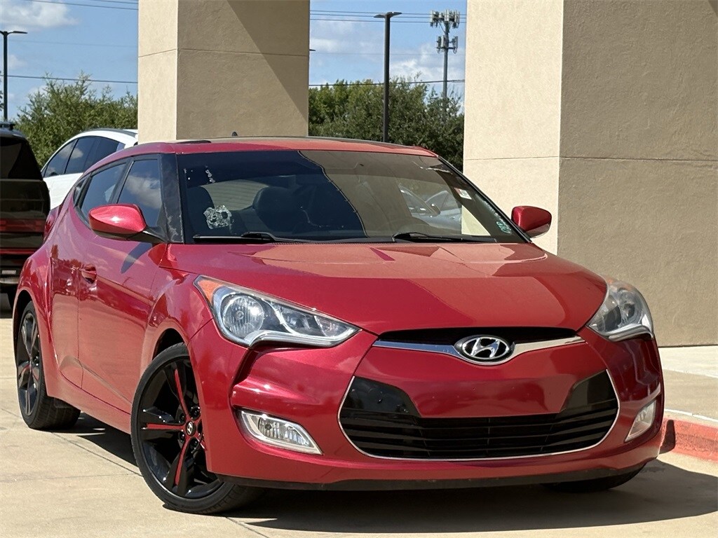 2016 Hyundai Veloster Base photo 2