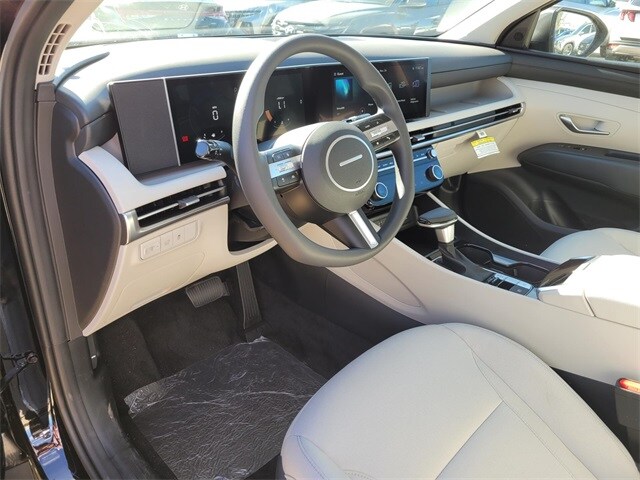 2025 Hyundai Tucson SEL photo 2