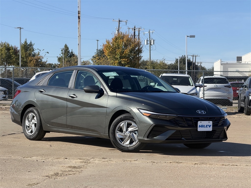 New 2026 Hyundai Elantra SE Sedan