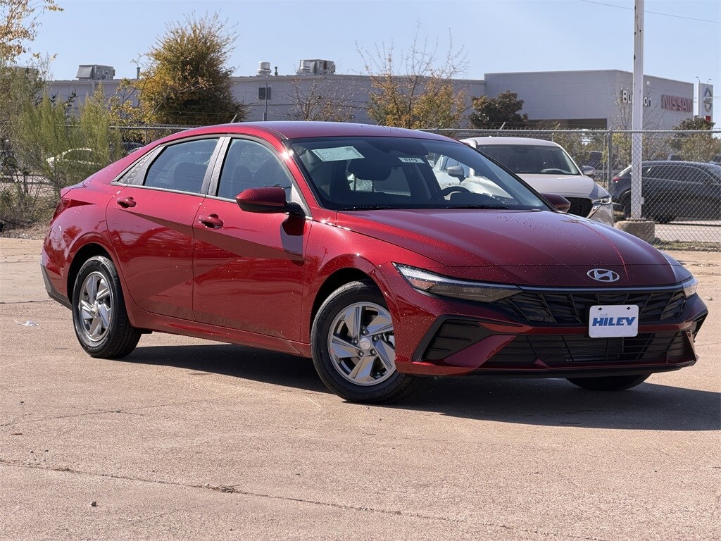 New 2026 Hyundai Elantra SE Sedan