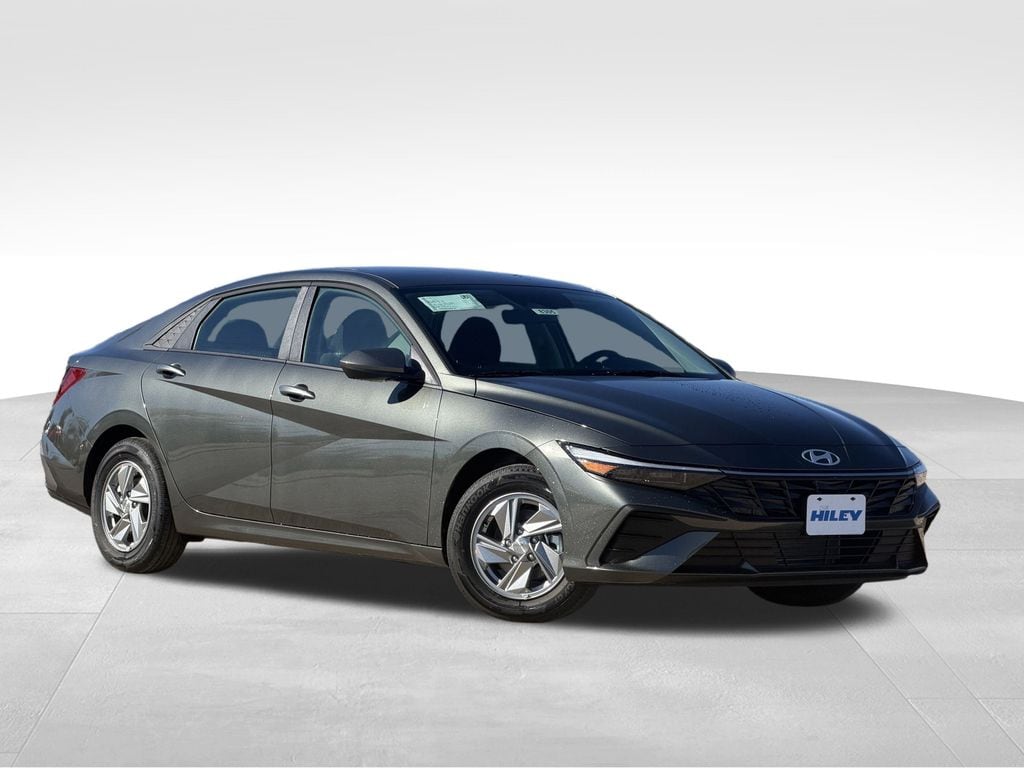 New 2026 Hyundai Elantra SE Sedan