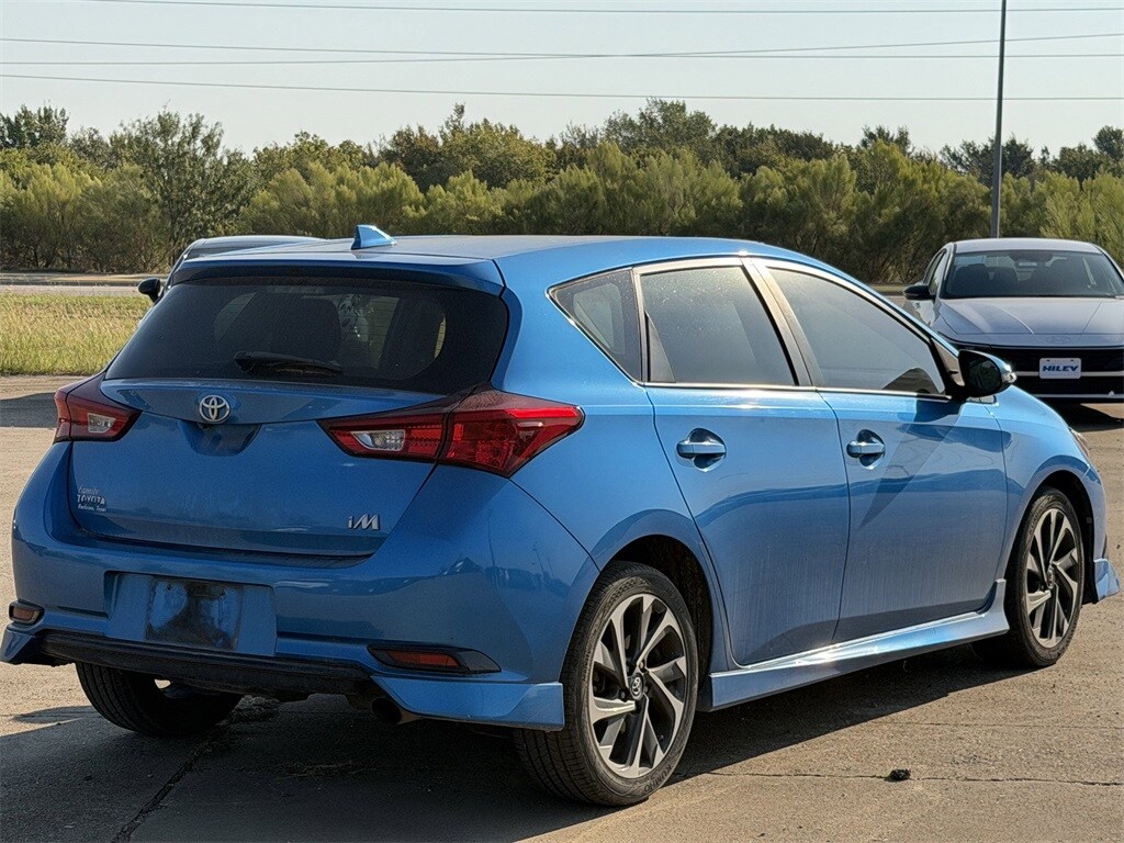 2017 Toyota Corolla iM Base photo 2