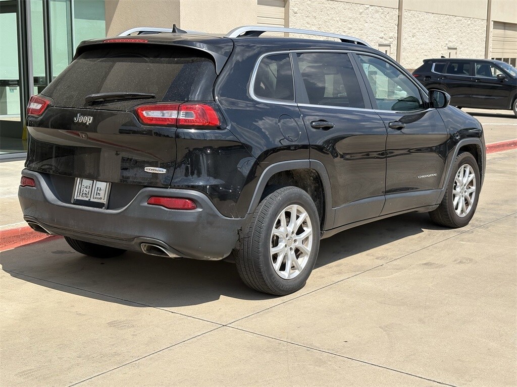 2016 Jeep Cherokee Latitude photo 3