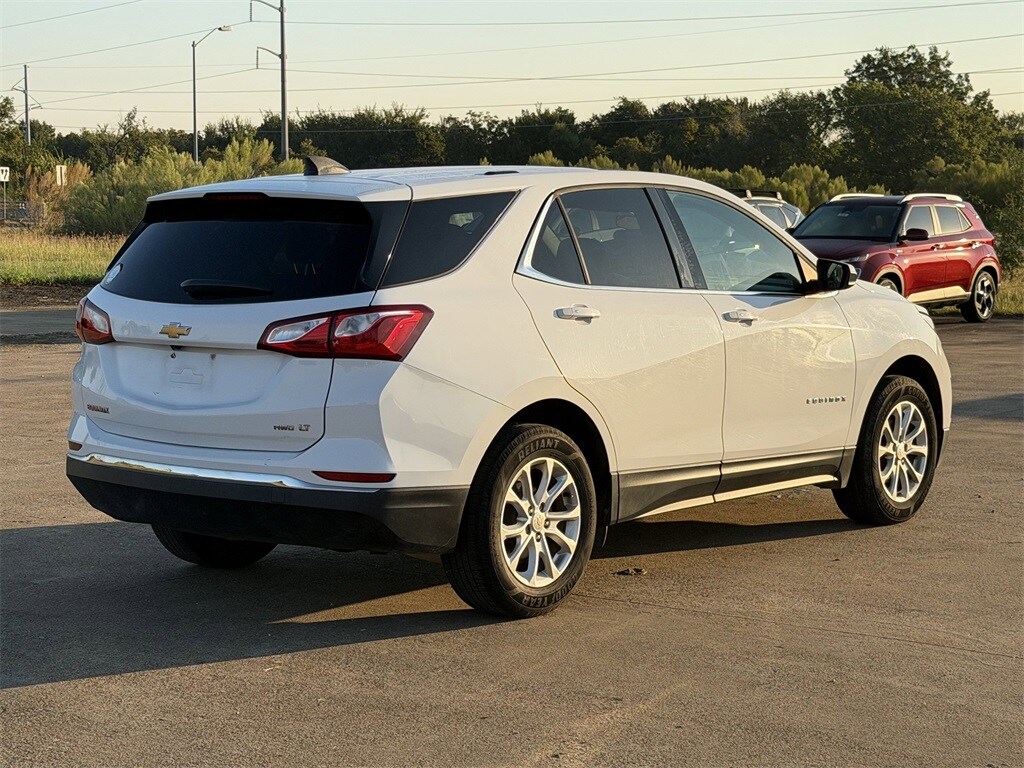 2018 Chevrolet Equinox LT photo 3