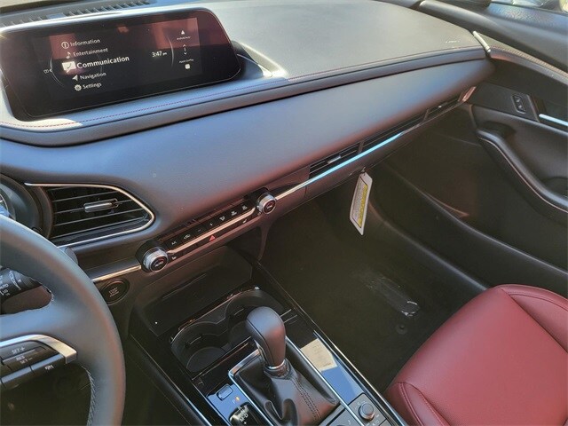 2025 Mazda CX-30 Carbon Edition - Photo 18