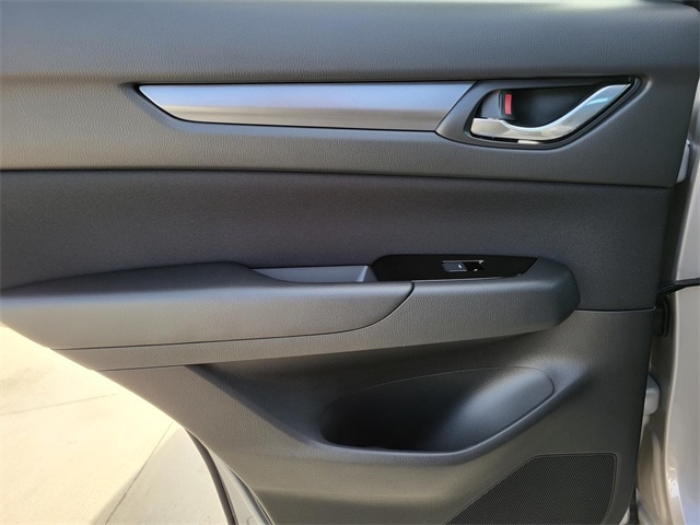 2025 Mazda CX-5 S - Photo 9