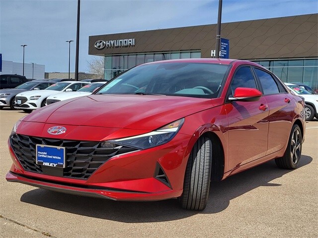 2023 Hyundai Elantra SEL photo 2