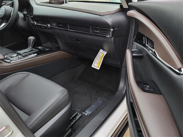 2025 Mazda CX-30 Premium - Photo 7