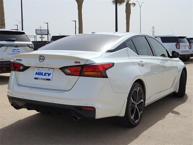 2023 Nissan Altima 2.5 SR photo 4