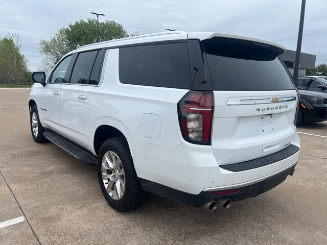2023 Chevrolet Suburban Premier photo 2