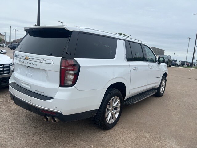 2023 Chevrolet Suburban Premier photo 3
