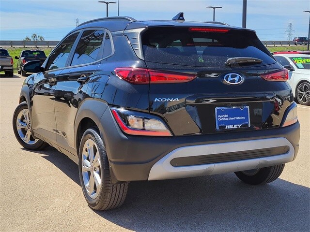2022 Hyundai Kona SEL photo 3