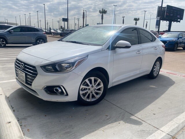 2022 Hyundai Accent SEL photo 3