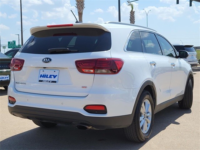 2020 Kia Sorento LX photo 4