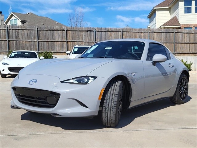 2025 Mazda MX-5 Miata Miata RF Grand Touring photo 2