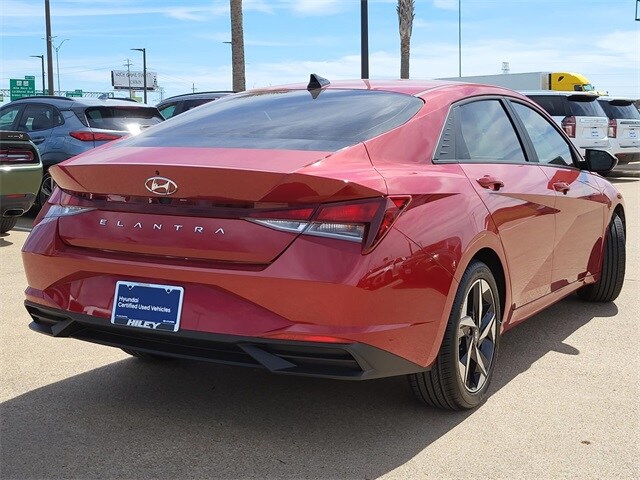 2023 Hyundai Elantra SEL photo 4