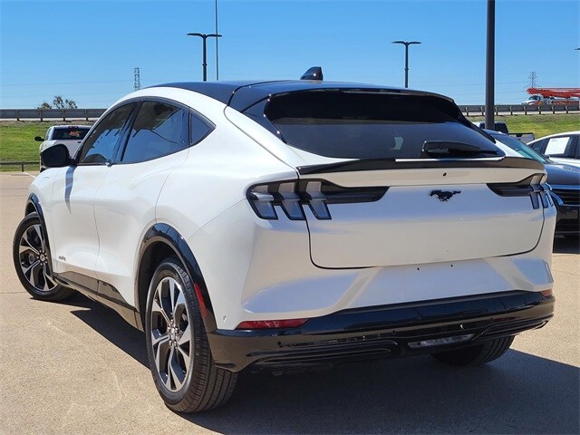 2022 Ford Mustang Mach-E Premium photo 3