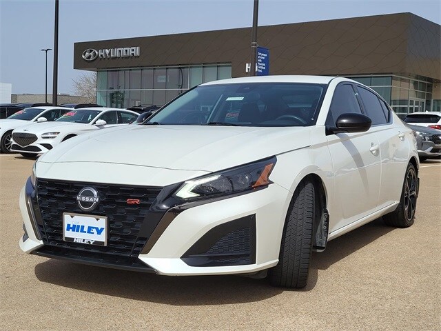 Used 2023 Nissan Altima SR with VIN 1N4BL4CV4PN301064 for sale in Arlington, TX