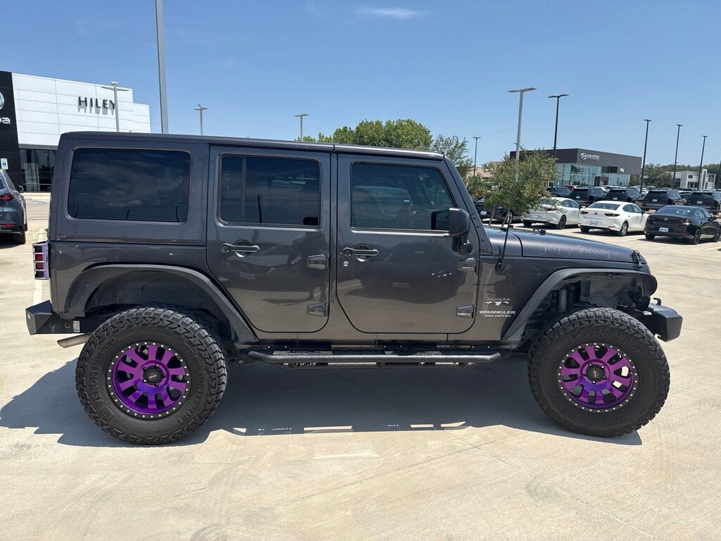 Used 2016 Jeep Wrangler Unlimited Sahara SUV