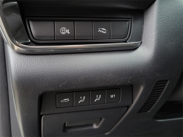 2025 Mazda CX-30 Premium - Photo 17