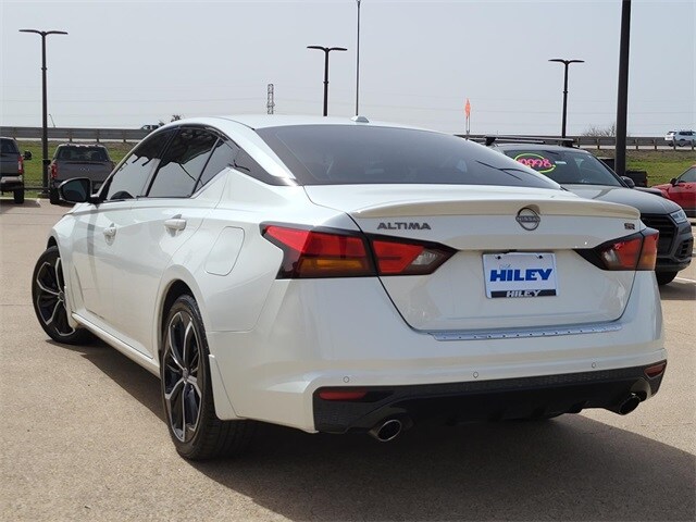 2023 Nissan Altima 2.5 SR photo 3