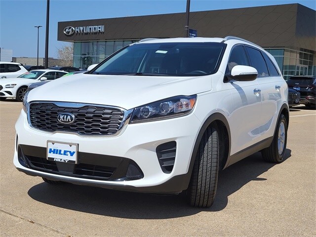 2020 Kia Sorento LX photo 2