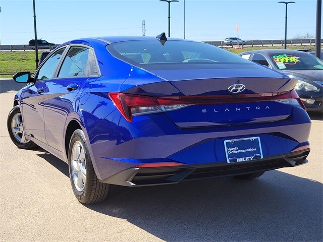 2023 Hyundai Elantra SE photo 3
