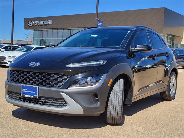 2022 Hyundai Kona SEL photo 2