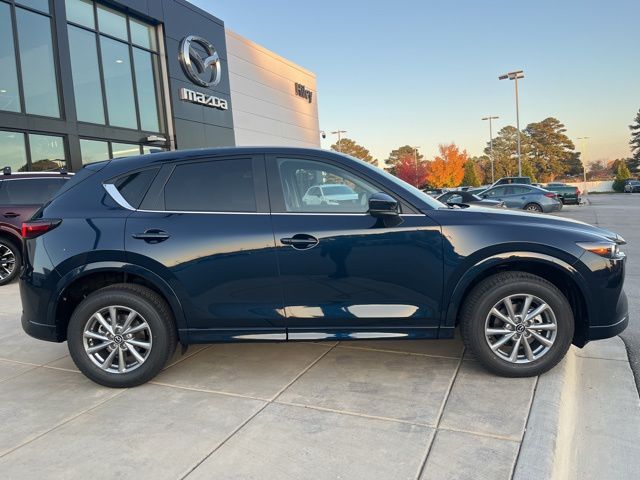 2025 Mazda CX-5 2.5 S Preferred photo 3